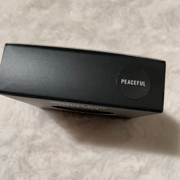 MAC Sheertone Blush in PEACEFUL - Picture 5 of 7